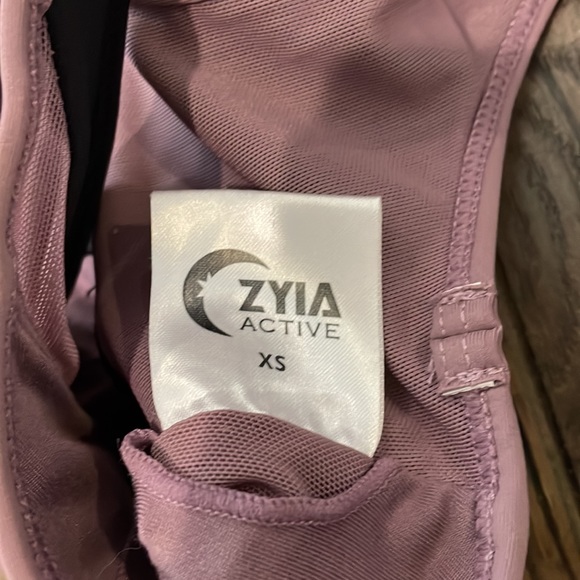 Zyia Active Lilac Clasp Sports Bra XS - Picture 7 of 9